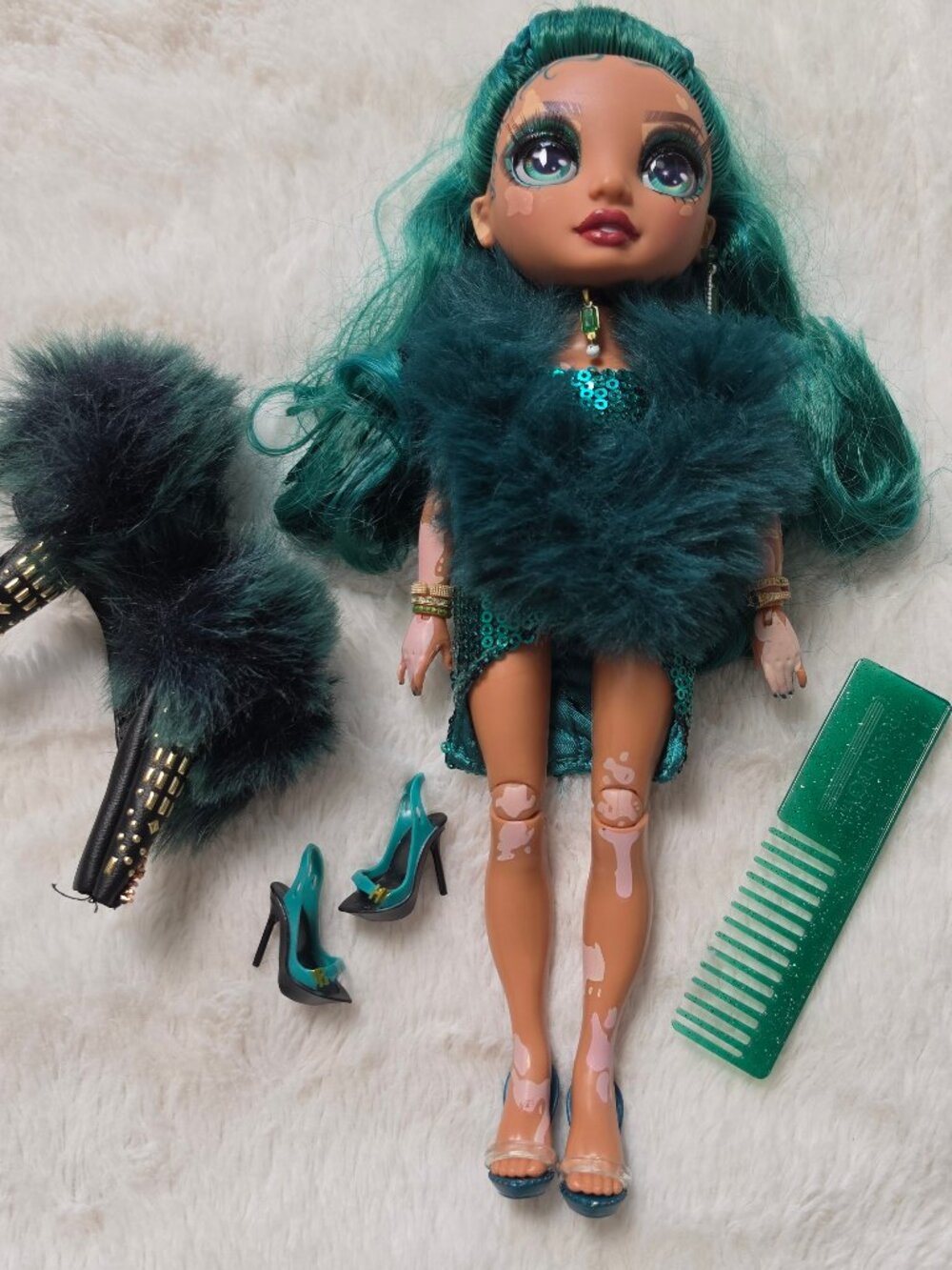 Rainbow High Jewel Richie Doll Series 4 Emerald Green Vitiligo MGA Accessories